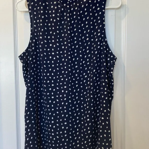 Mclean Split Neck Sleeveless Blouse - Picture 2 of 3